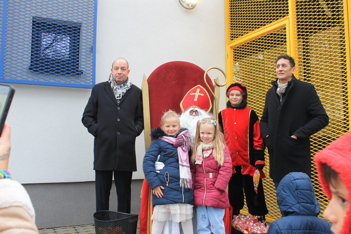 CitesAns's tweet photo. 🎅 #Ans #Lonay #Aviation

Avec Récipro-Cités, Patrice Lempereur et Rachid Nafrak, Saint-Nicolas a gâté tous les enfants de la cité Lonay 🎁✨ https://t.co/Bvpvelg6eq