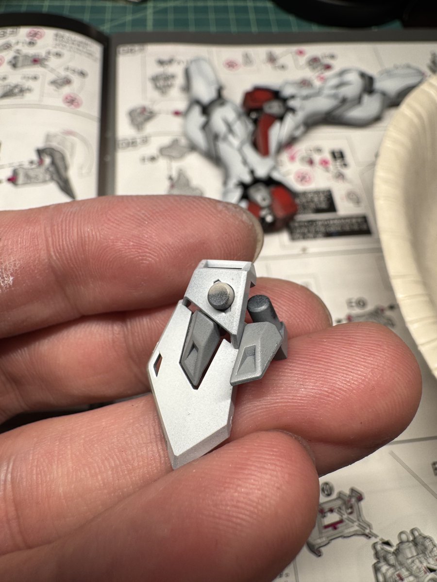 容疑者は接続軸だと思って塗らなかったなどと意味不明な供述を繰り返しており #ガンプラ好きと繋がりたい