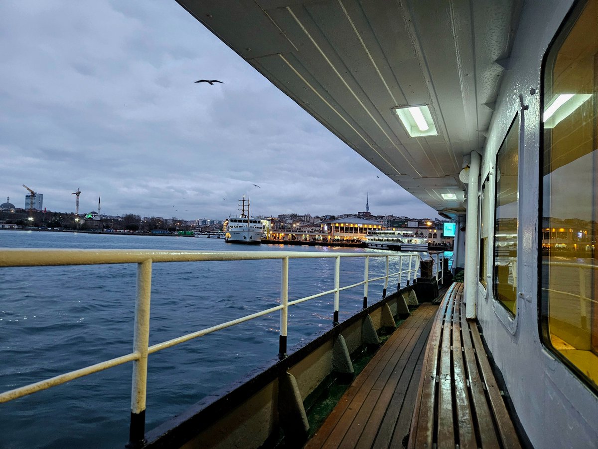 istanbul güzellemesi diye bi sey yok
çünkü istanbulun buna ihtiyacı yok