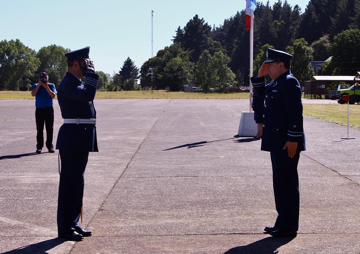 Asume el mando de la Base Aérea Maquehue #FACH en #Temuco, el Coronel de Aviación (DA) Claudio Fica, además de la dirección de la Escuela Táctica de Infantería de Aviación, fortaleciendo así el quehacer institucional en la Región de #LaAraucanía