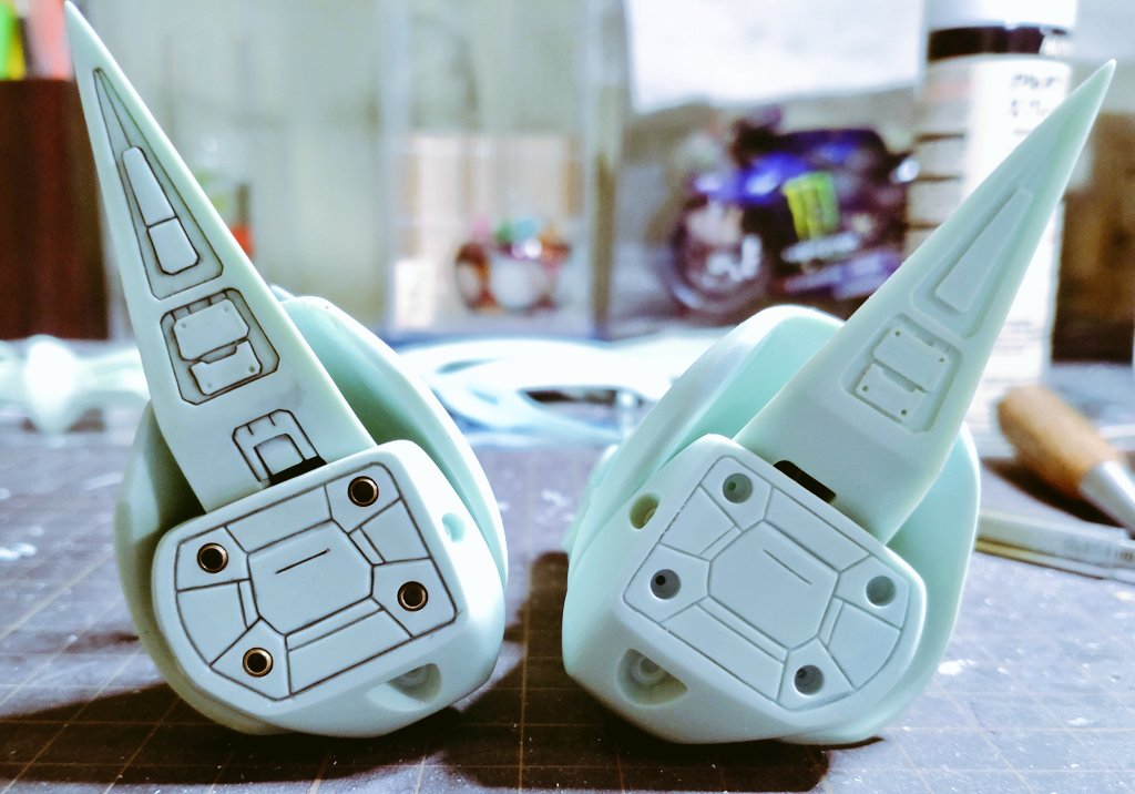 WSC3151's tweet image. 爪先付け根に少しだけ追加工作。

後は左足に同じ事を。

足が終われば次は、脹ら脛や太腿を順次工作。