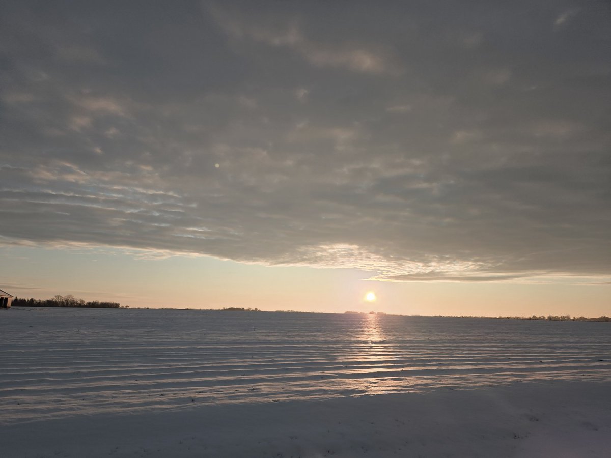 Ms. LuvyK tweet media