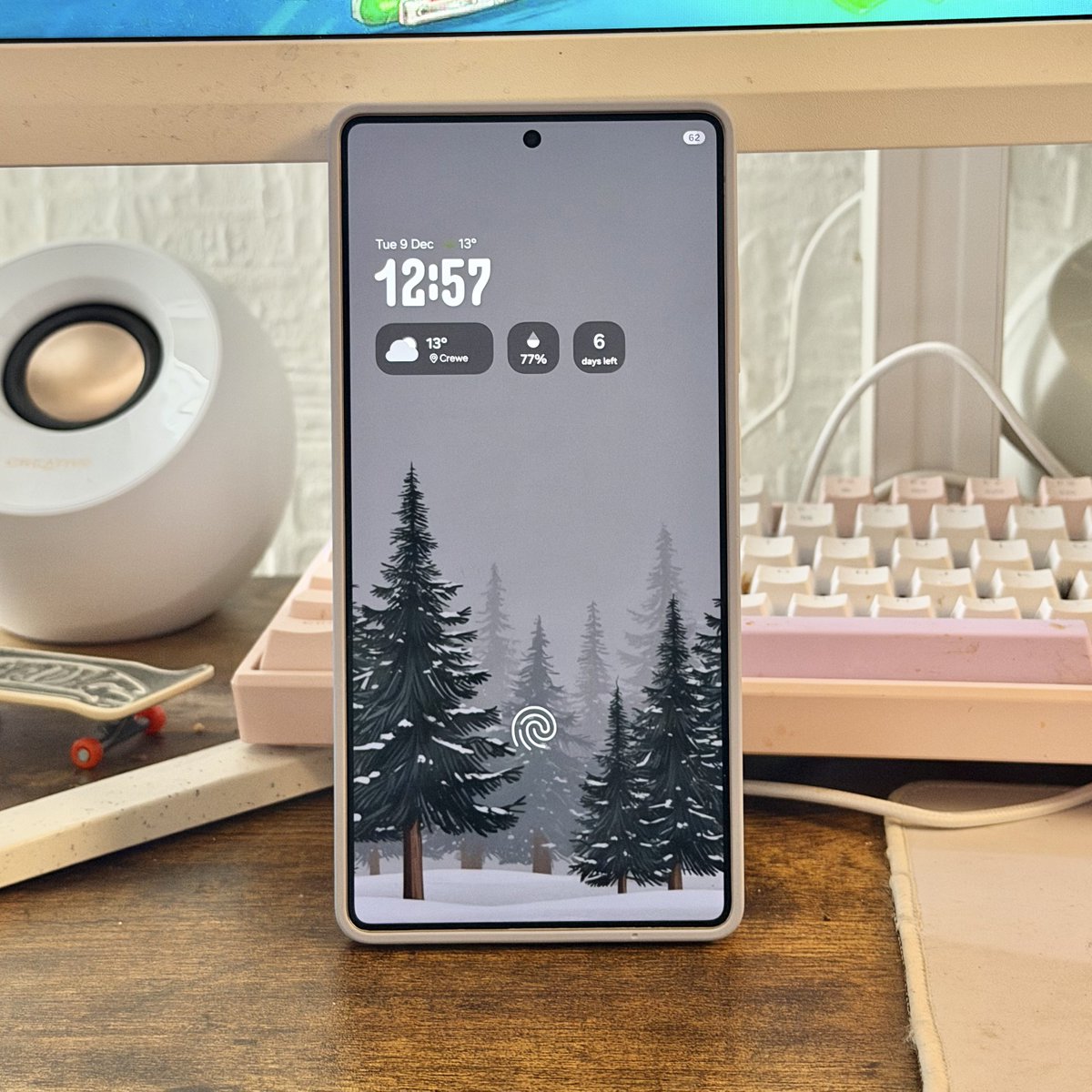 Holly - I like tech tweet media