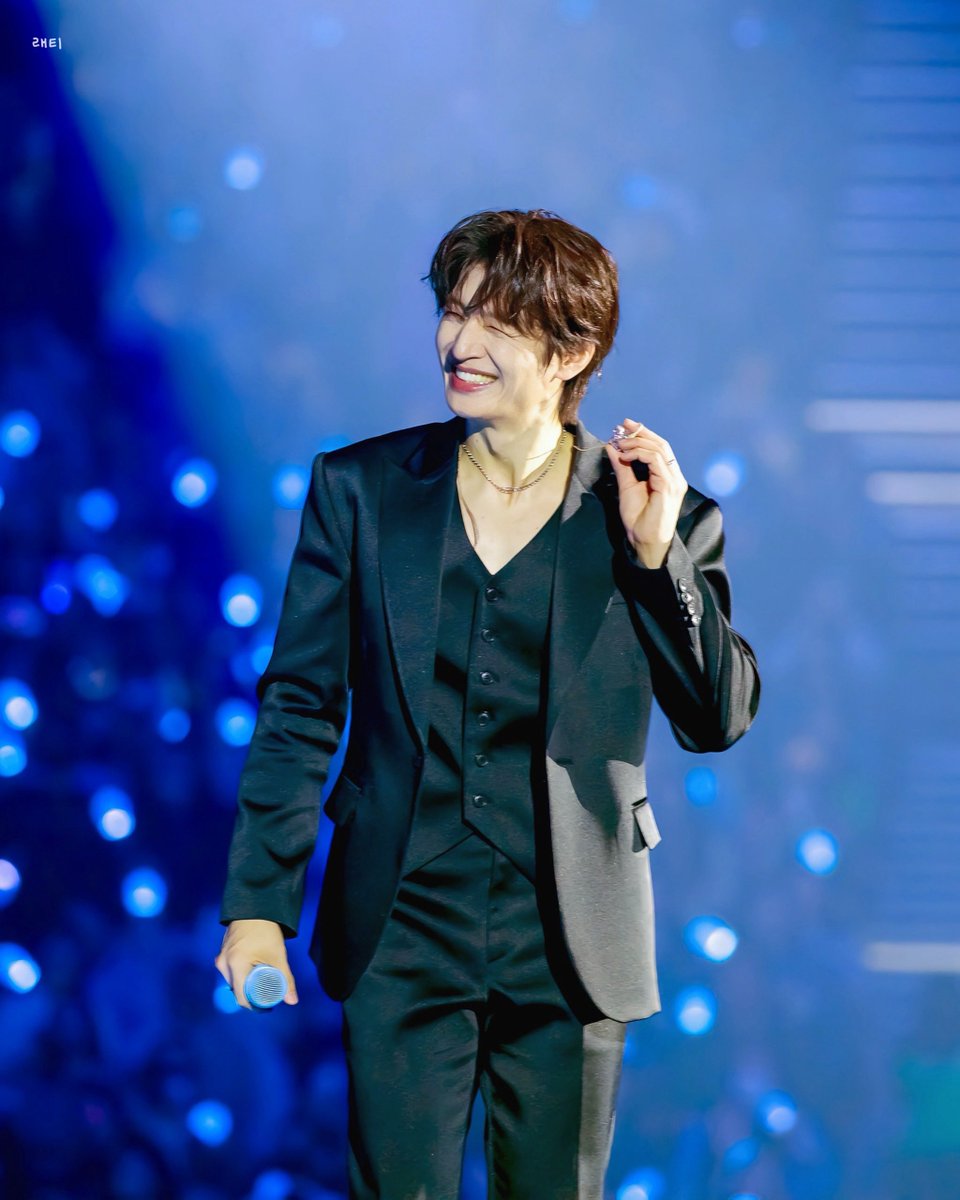 251205 god concert < ICONIC BOX > 

쓰다듬어주고 싶은 눈웃음🫳🏻🫳🏻🫳🏻

#손호영 #god