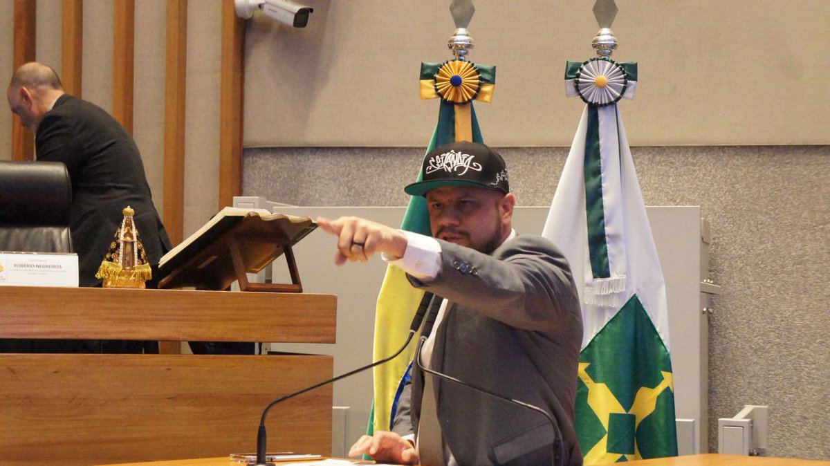 Entre Hoje e Amanhã será encerrado o ano legislativo. Para isso, precisamos votar a LOA - Lei Orçamentária Anual para o exercício de 2026.

Ocorre que a LOA apresentada pelo Gov Ibaneis está retirando R$ 1Bi da Saúde e R$ 900Mi da Educação.

Impossível votar um orçamento assim.