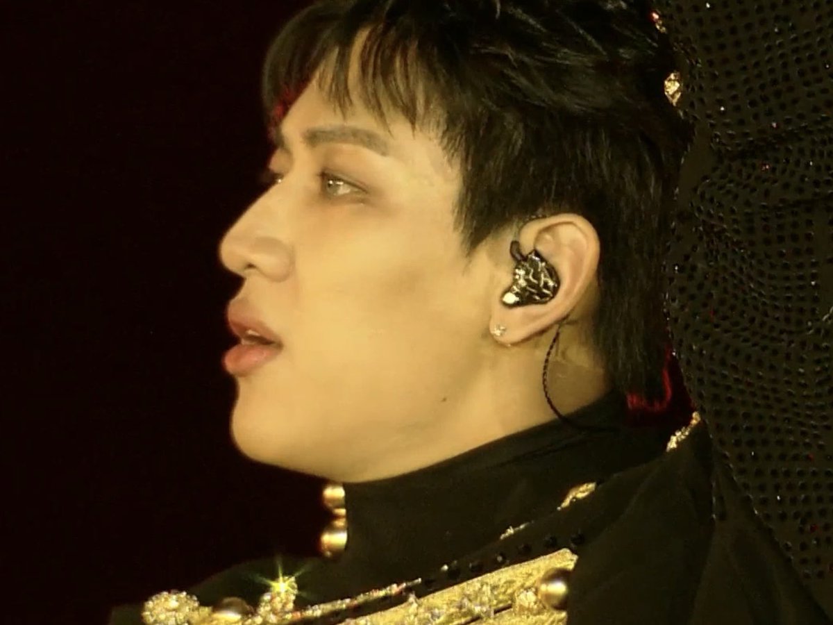 ThaiTicketMajor's tweet image. ขอเสียงคนไทยหน่อยครับ! 🇹🇭

ภูมิใจมาก “แบมแบม” กับโชว์พิธีเปิดการแข่งขันมหกรรมซีเกมส์ ครั้งที่ 33 หรือ SEA Games 2025 ณ ราชมังคลากีฬาสถาน ในเพลง Wheels Up และเพลงรักหนักแน่น ร่วมกับ 7 หนุ่ม “Friends of SEA Games”

#BamBam
#BamBamxSEAGAMES2025
#SEAGAMES2025
#SEAGAMESTHAILAND2025…