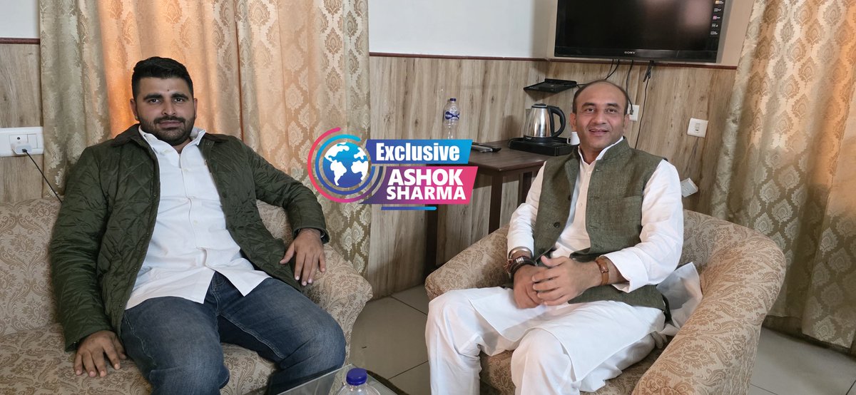 मुलाकात रानीवाड़ा विधायक वरिष्ठ कांग्रेस नेता रतन देवासी जी 
शिव से निर्दलीय युवा विधायक रवींद्र सिंह भाटी जी ❣️
<a href="/RatanDevasiINC/">Ratan Devasi</a> <a href="/RavindraBhati__/">Ravindra Singh Bhati</a>
