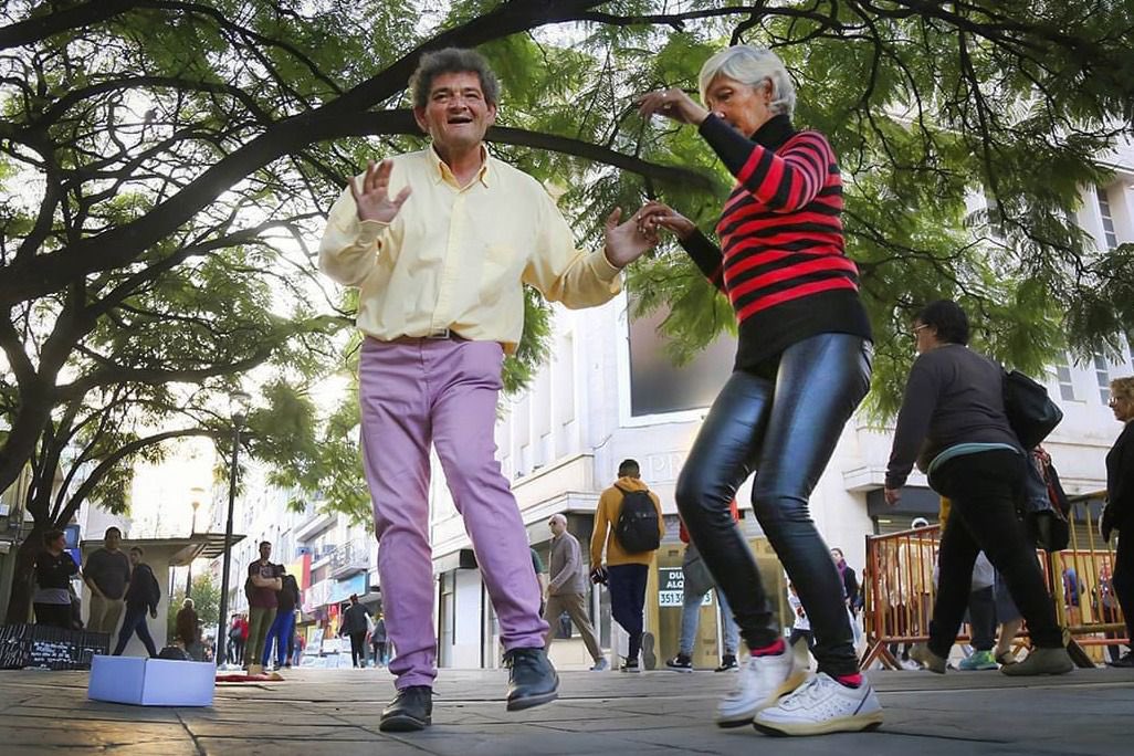 MartinLlaryora's tweet image. Hoy es un día histórico para #Córdoba.

El mundo entero reconoce algo que nosotros los cordobeses sabemos desde siempre: que el #Cuarteto es más que música.

Que la @UNESCO_es haya consagrado al cuarteto como Patrimonio Cultural Inmaterial de la Humanidad es un orgullo enorme.…