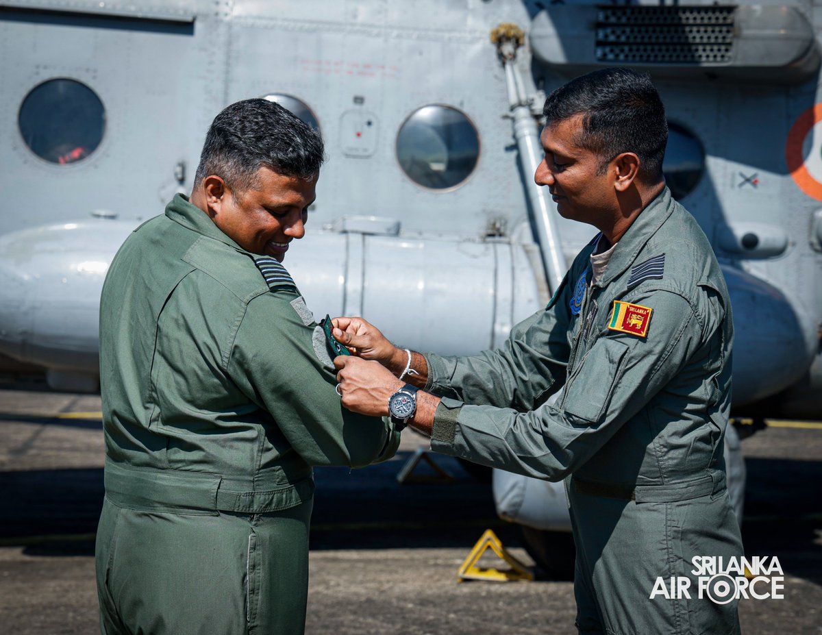 Lovely Pic!

Credit <a href="/airforcelk/">Sri Lanka Air Force</a> 

#cycloneditwarelief 🇮🇳 🤝 🇱🇰