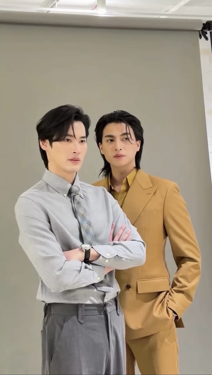 Wow, so handsome in that mustard suit 🫠😮‍💨🔥

#GulfKanawut
#BeneathTheLies
#ตะวันลวง
#Makerk
#Ch3