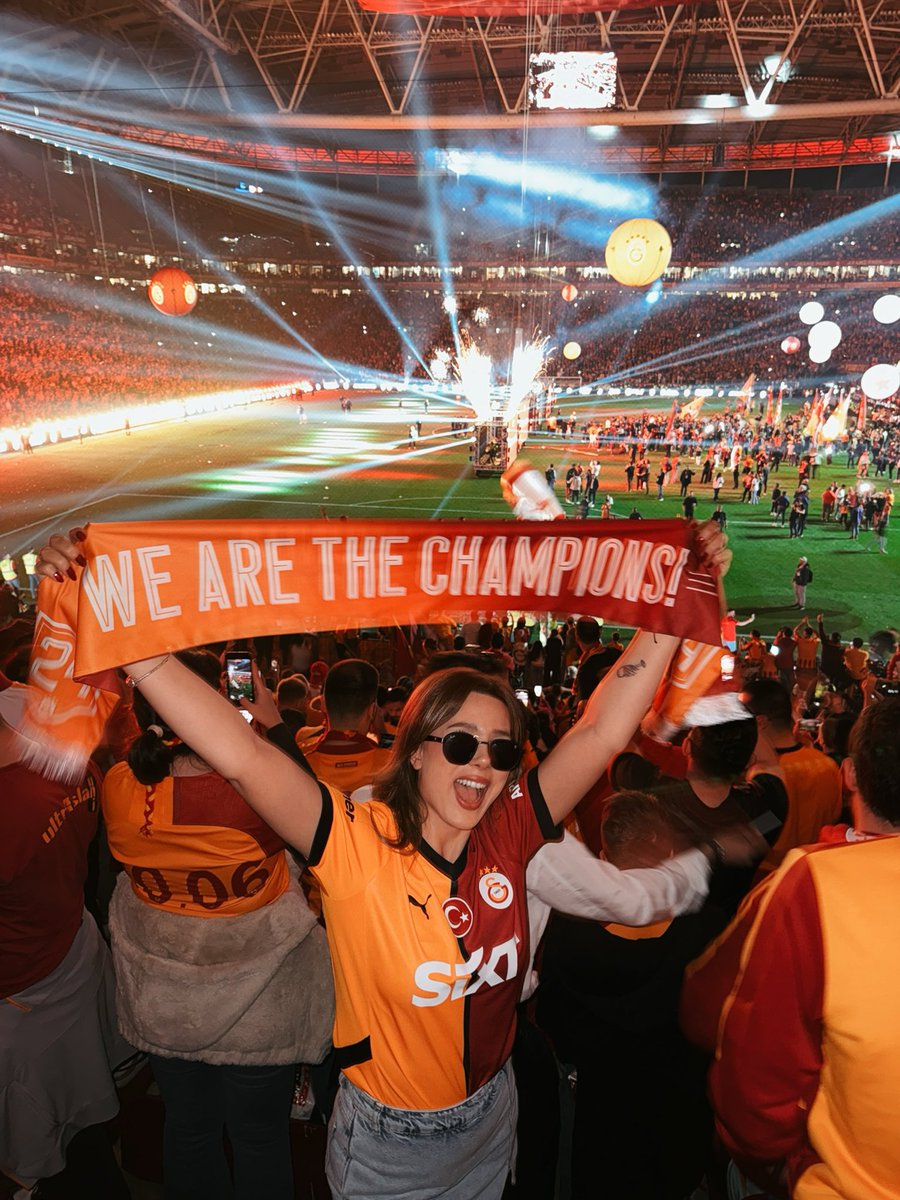 insanın canı bir mayıs akşamı şöyle mutluluk çekiyor