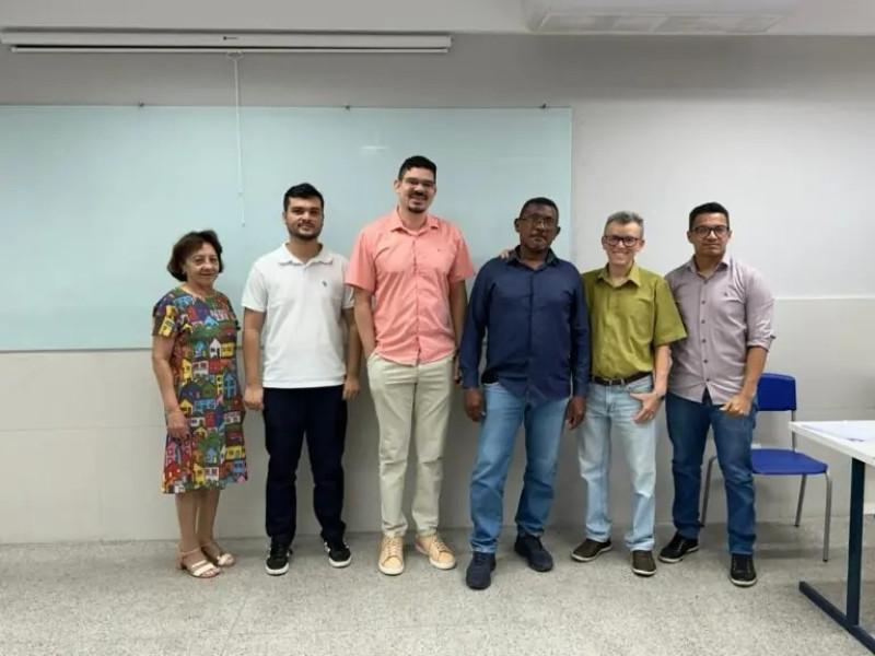 africanize_'s tweet photo. Pedreiro de 55 anos acaba de se formar na universidade e apresentou um TCC inspirado no seu dia a dia: “Matemática Aplicada a Construção Civil” https://t.co/uxU6zg4IJz