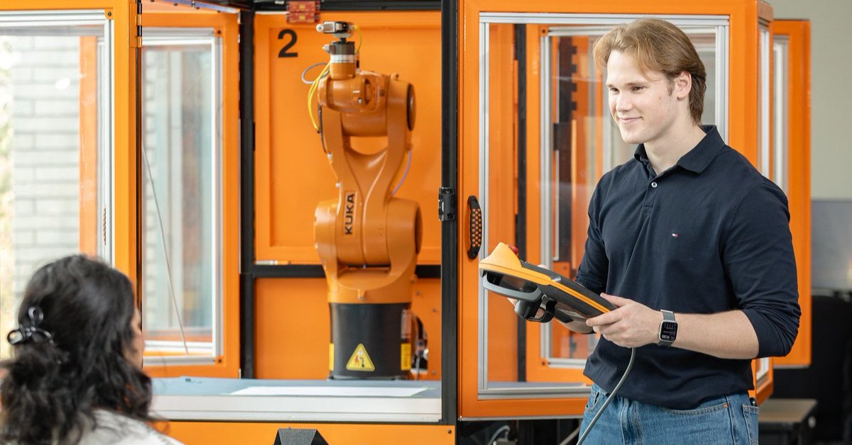 eceuoft's tweet image. The advanced Systems Control Lab puts you at the forefront of robotics and control theory. 🤖 These stations are tailored to support a spectrum of control courses from the second to fourth year, providing a practical setting for translating theoretical knowledge into practice.