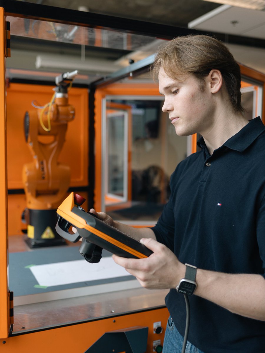 eceuoft's tweet image. The advanced Systems Control Lab puts you at the forefront of robotics and control theory. 🤖 These stations are tailored to support a spectrum of control courses from the second to fourth year, providing a practical setting for translating theoretical knowledge into practice.