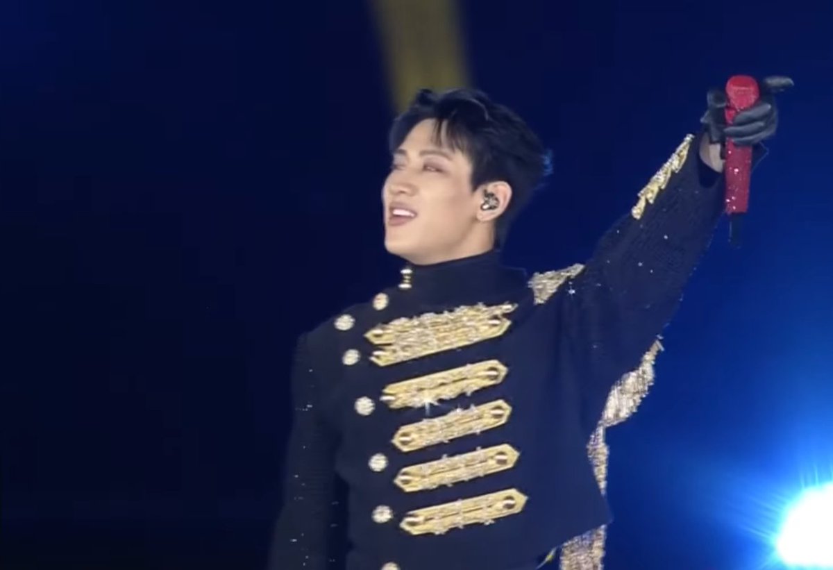 KPop star BamBam of GOT7 brings the Rajamangala Stadium crowd to their feet with his SEA Games 2025 Opening Ceremony performance!

#SEAGames33 #SEAGames2025 #TibayAtTatag