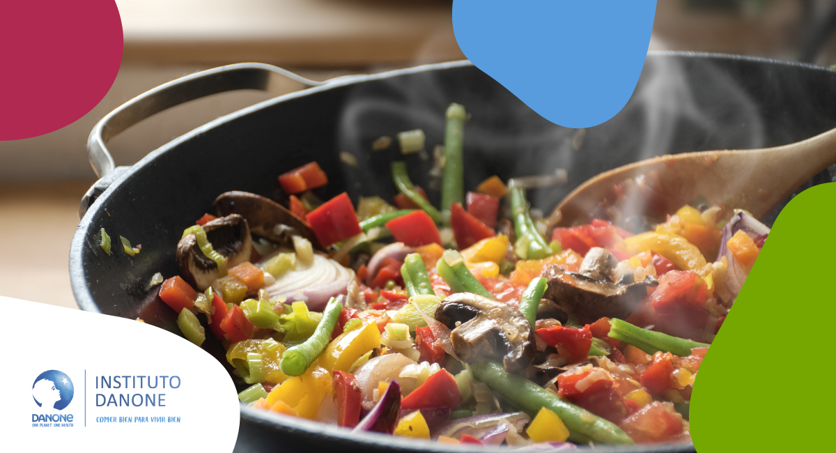 🍲🥗🍛 Las comidas caseras, preparadas con ingredientes frescos, son aliadas de la salud.

Evitar ultraprocesados ayuda a mantener un peso saludable y una mejor relación con la comida.

#VidaSaludable #NutriciónConsciente #InstitutoDanone