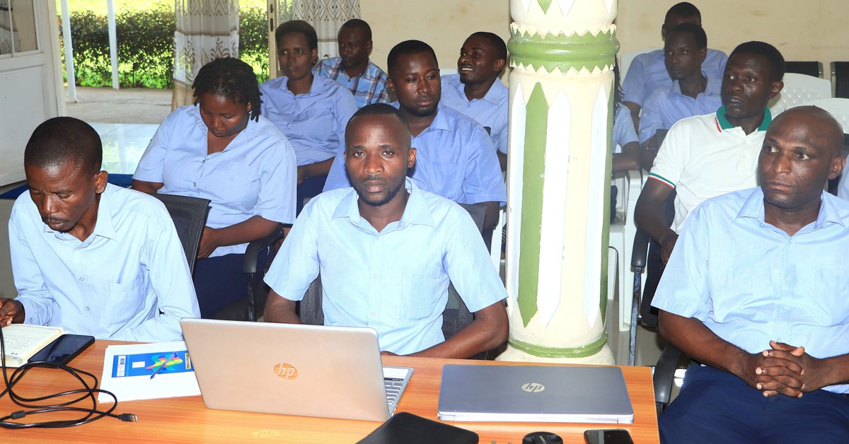 Onpr2018's tweet image. #onprInnovation La réunion ordinaire du conseil des cadres de l'#ONPR s'est tenue le 5/12/2025, animée par son DG, @anastase_jean avec un seul pt à l'agenda du jour: évaluation de la descente sur terrain pour la campagne de recensement des bénéficiaires des prestations de l'ONPR