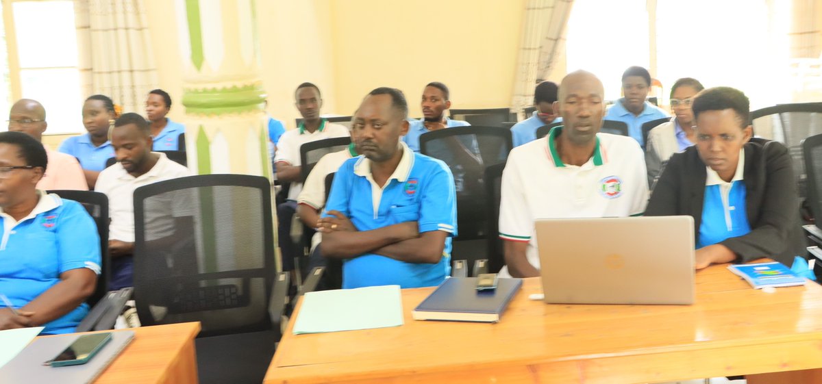 Onpr2018's tweet image. #onprInnovation La réunion ordinaire du conseil des cadres de l'#ONPR s'est tenue le 5/12/2025, animée par son DG, @anastase_jean avec un seul pt à l'agenda du jour: évaluation de la descente sur terrain pour la campagne de recensement des bénéficiaires des prestations de l'ONPR