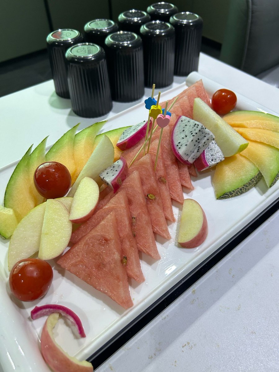 delayedavid's tweet photo. 周末解压新姿势！KTV包厢已备好，麦霸速来集结 从经典老歌到抖音热单，全曲库任你点，零食果盘已上线，就差你的好声音啦～今晚19:00不见不散！ https://t.co/mPCGDQrRiN