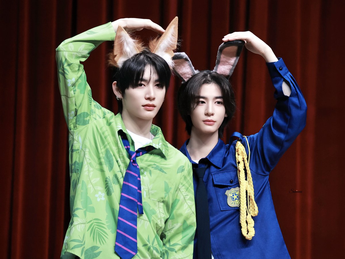 251209
🐰🦊
#이한 #LEEHAN #보이넥스트도어 #BOYNEXTDOOR #TAESAN #태산