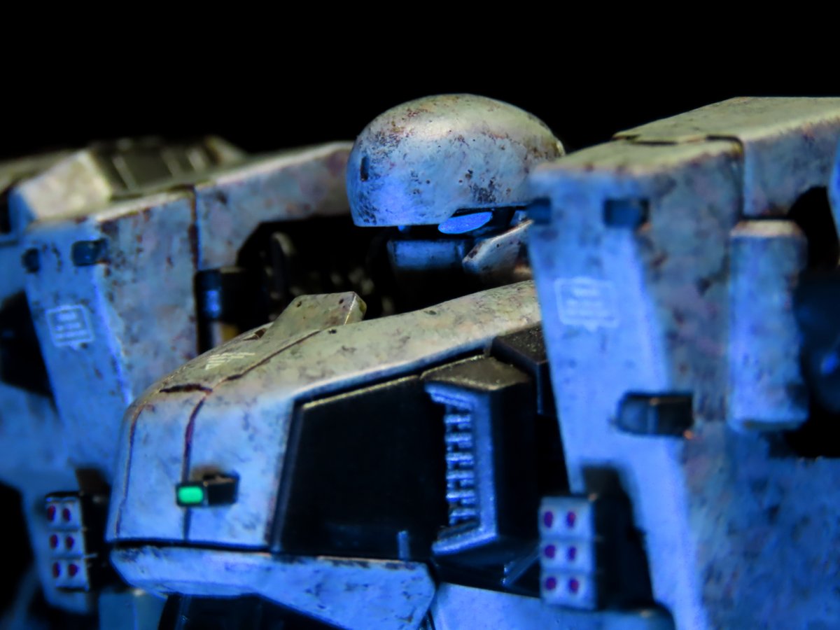 #フロントミッション 
#ストラクチャーアーツ 
#YBK紅白プラ合戦 
#見た人も無言で推しのドアップを貼る 
「やったぁ、でけたぞぉ。カッチョエー！」

こんにちは。
色々乾燥終了。明日からカッチョ良く撮影したいです。
せっかくの3mm穴。武器モリモリにして遊びたい欲求が、沸々と湧き上がりますね。