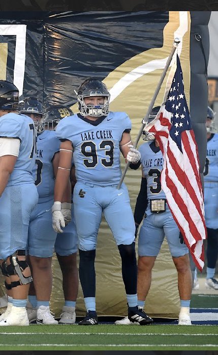 HarmannCarter's tweet image. Blessed to be recognized for my hard work this year.  Thank you to @coach_bourquin for always getting us ready to play.  
@LakeCreekFBall 
@CoachPatKennedy 
@TheChrisRubio 
@CoachWDavidson 
@Bobby_Joe_14 
@chrisroberson44 
@coachlaplante