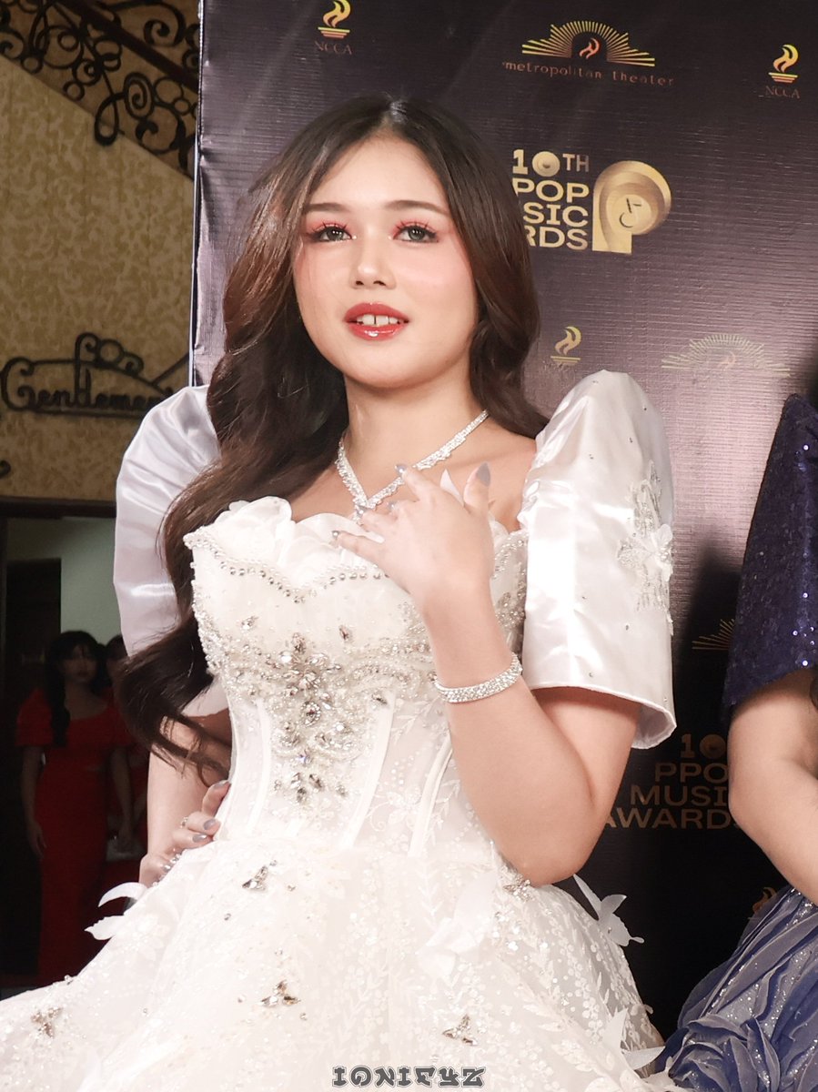 iONifYz's tweet image. [2025.11.29] PiX!E Hana 
*Red Carpet*
《 10th PPOP Music Awards 》
📍Metropolitan Theater
🍯
#pixieph
#pixieppopgroup
#pixiehana
#10thPPOPMusicAwards
#PhilippinePopularMusicAwards
#PPMA2025