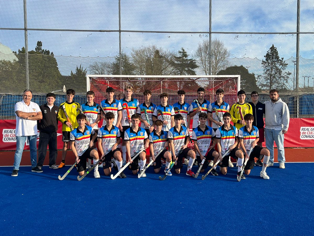 Valencia_CH's tweet photo. El Juvenil masculino cerró en cuarta posición su aventura en la fase final de la Copa de España 2025, que se disputó este fin de semana en Gijón.

💪 Gran trabajo de todo el equipo que estuvo muy cerca de conseguir el bronce en el último partido 3-3 (6-7) ante RGC Covadonga. https://t.co/aIRQEjtCtx