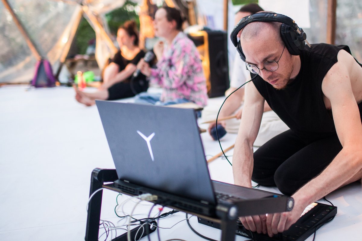 Привет*)

13 дек в Мск
Длиииииннннный JaaaaammMMM!

12ч. движения, живой звук, чай, хагс, все как мы лю...

Подробно:
@AlexSoloviev37a