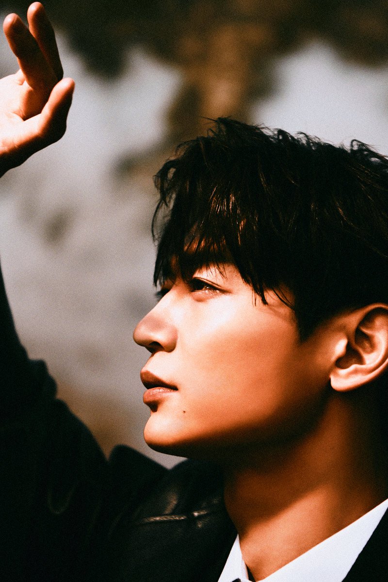 SHINee's tweet image. MINHO 민호 'TEMPO' Image Teaser #2

MINHO 민호 The 1st Single 【TEMPO】 
➫ 2025.12.15 6PM (KST)

💿Pre-order
MINHO.lnk.to/TEMPO

#MINHO #민호
#TEMPO #MINHO_TEMPO
#SHINee #샤이니