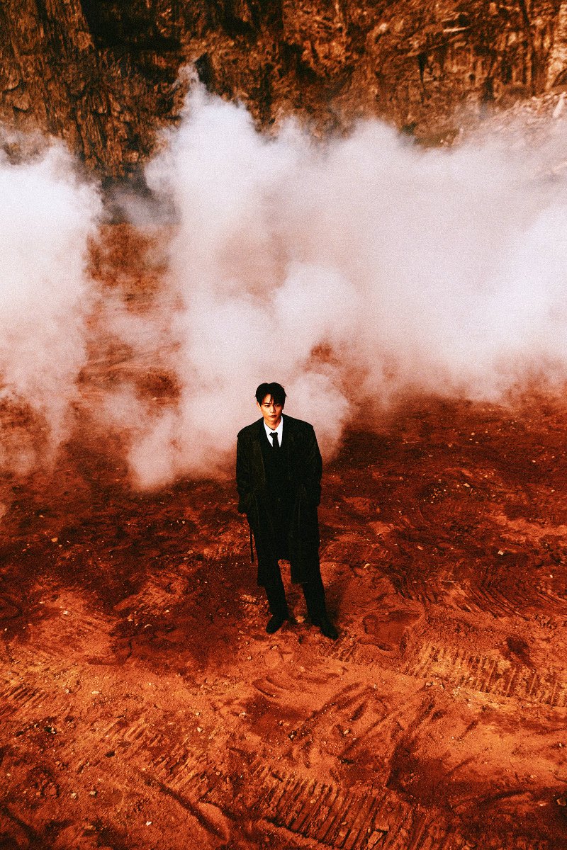 SHINee's tweet image. MINHO 민호 'TEMPO' Image Teaser #2

MINHO 민호 The 1st Single 【TEMPO】 
➫ 2025.12.15 6PM (KST)

💿Pre-order
MINHO.lnk.to/TEMPO

#MINHO #민호
#TEMPO #MINHO_TEMPO
#SHINee #샤이니