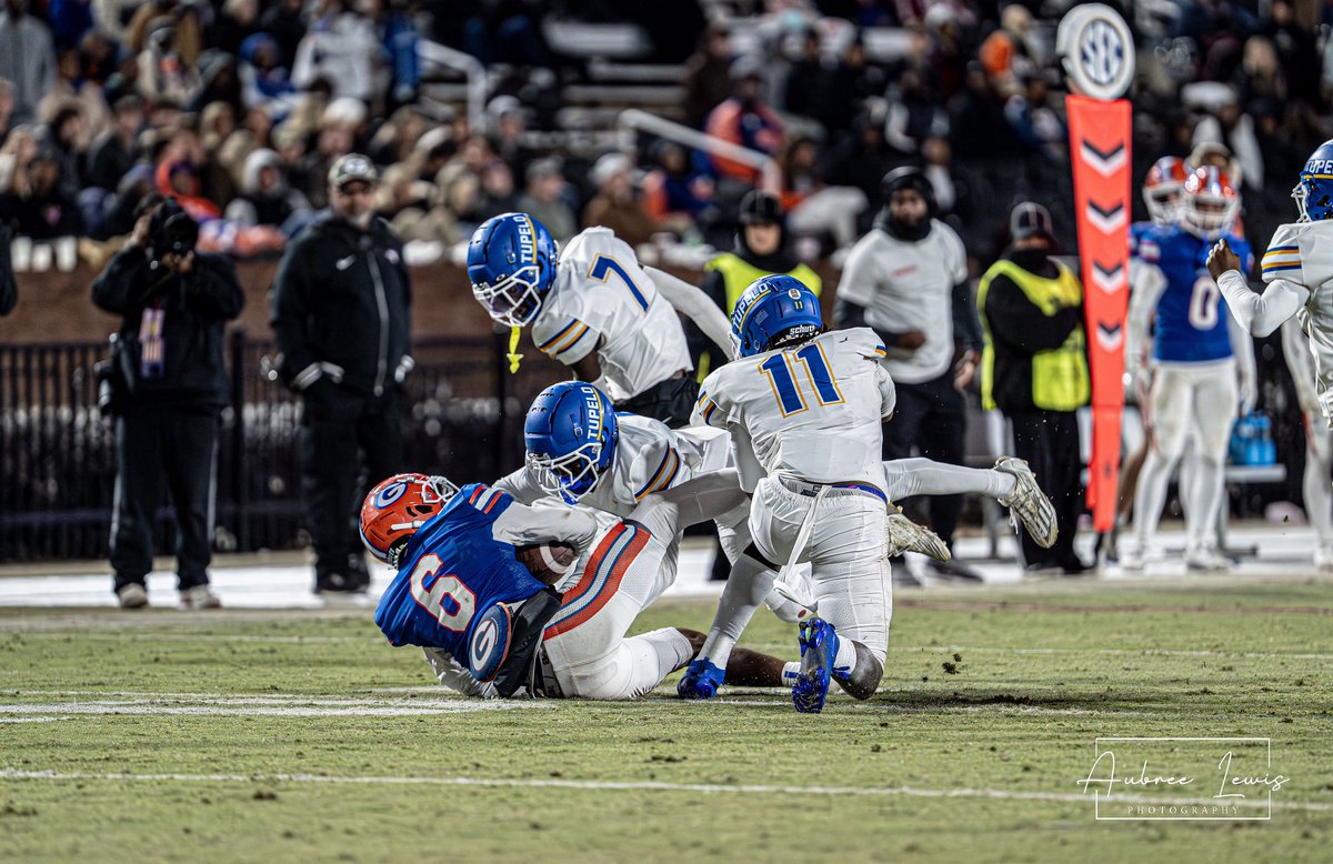 JermilJeffries's tweet image. Forever Thankful For Tupelo Football, Blessing To Be Able To Play The Sport I Love With My Brothers!!! Onto The Next Chapter..11 Out❤️ #SS
@JordanInTheSip @DYoung386 @ThardiN1235 @TupFB