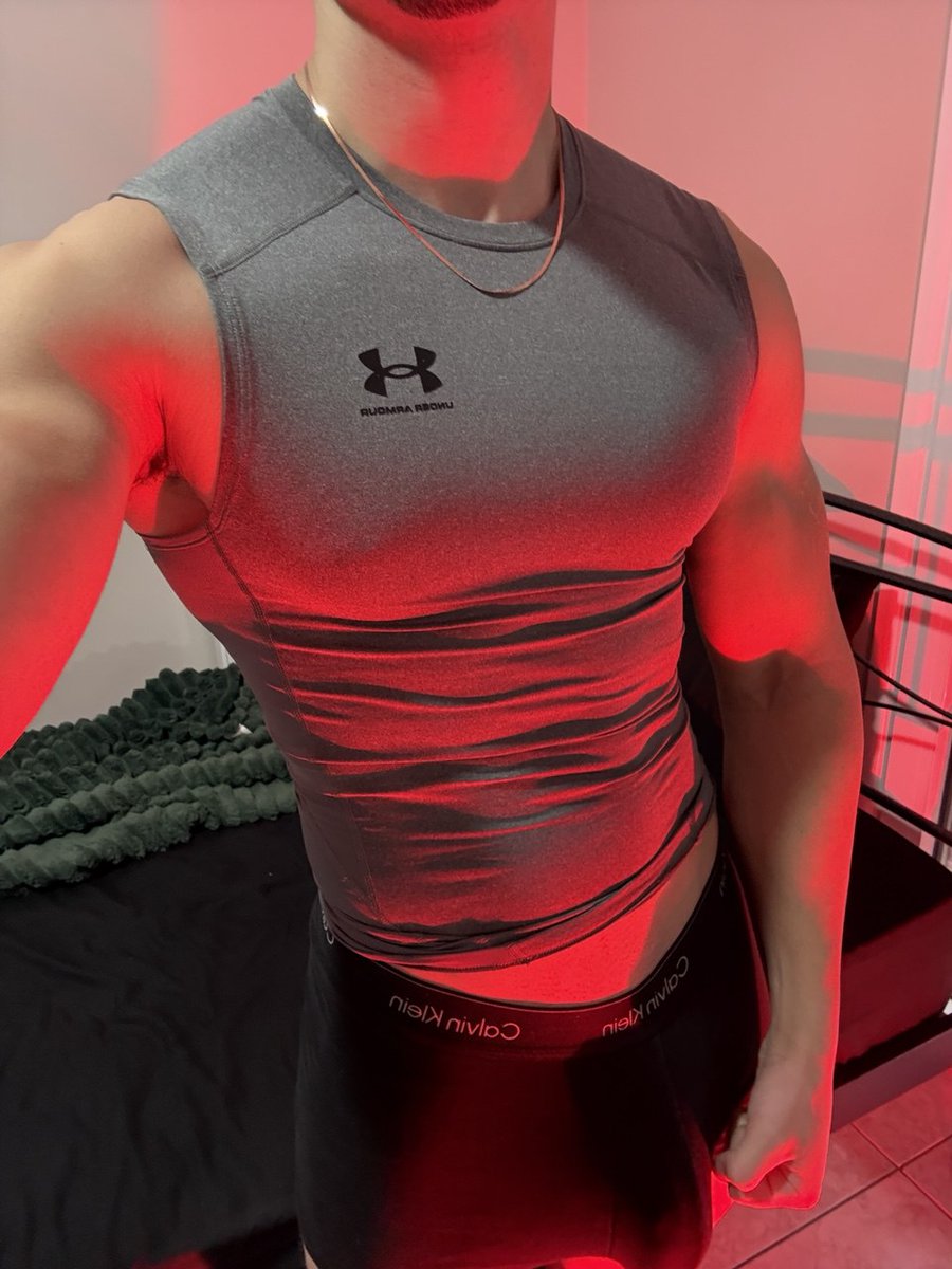 _caaiog's tweet image. I admit it. I like older 🏳️‍🌈 men