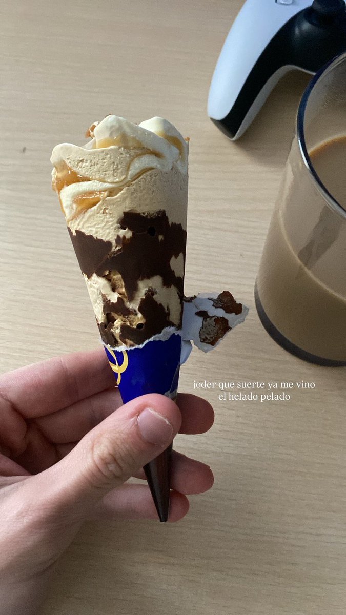 Rubenqbarral's tweet photo. Hola @Nestle_es muchas gracias por crear un helado que viene ya pelado!! No sabia que los conos se podían hacer sin galleta https://t.co/cILQPlR6r4