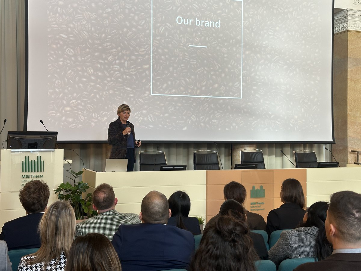 mibtrieste's tweet photo. MIB Alumna Novella Sardos Albertini, Global Brand Director at @illyIT, returned to her Alma Mater to share insights on premium branding, sustainability &amp; innovation with our classrooms.
🚀Next: production facility visit.
#MIBTrieste #illy #GlobalBusiness #PremiumBrands #MBA https://t.co/NsHpMawjnb