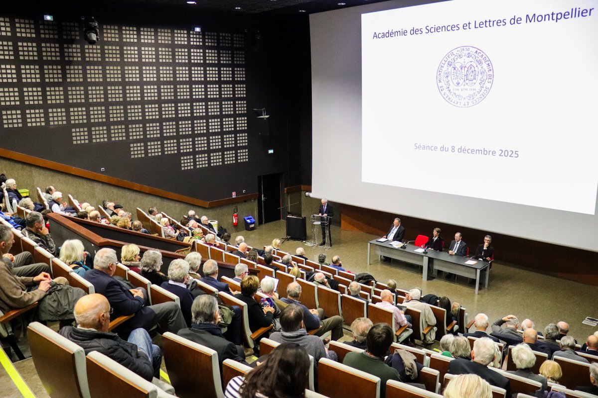umontpellier's tweet image. 🎓 Félicitations à Michel Robert, professeur de microélectronique à l’@umontpellier, officiellement installé hier sur le fauteuil IX de la section #Sciences de l’Académie des Sciences et Lettres de #Montpellier. Un moment fort et symbolique 👏