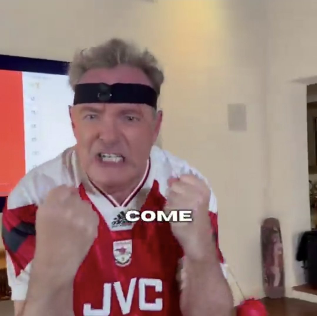 Longknobsilver's tweet image. POV - you're a pool boy and you've got an audience cheering on your climax