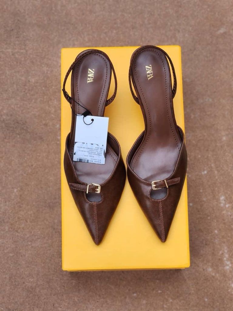 The perfect brown set

🤎 🤎🤎🤎🤎🤎🤎

34,000 &amp; 35,500 😍