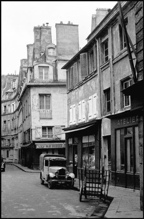 📸 Inge Morath. 
Passage de la Petite-Boucherie 
1957. Paris 6e