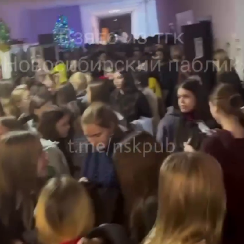 СК проверяет новосибирский колледж по статье о халатности из-за крупного пожара. Студенты рассказали о проблемах с эвакуацией

t.me/Sib_EXpress/69…