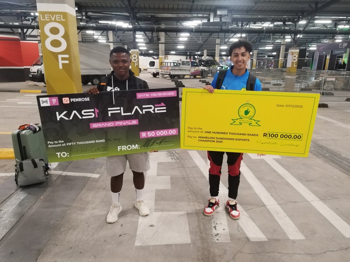 Thanks to <a href="/KasiFlareZA/">Kasi Flare</a> I attended my first ever <a href="/rAgeExpo/">rAge Expo</a> this past weekend. I had my best weekend ever,✈️ flying for the first time, out of the province for the first time and still become Kasi Flare Gaming Hub National Finals Champion 🕹🙌🏿🎮 with my Player <a href="/Miggs/">miggs11</a> It's too much