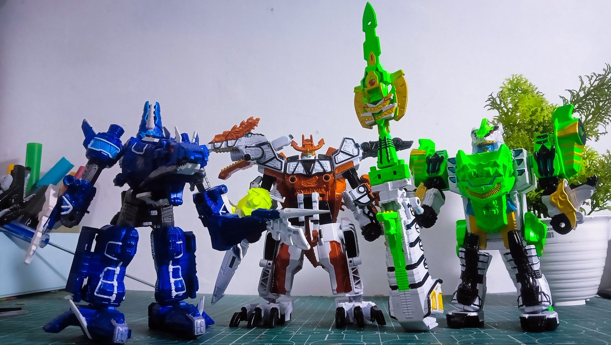 Just need 2 more Zyudenryu Braves No.26⚫ & No.27🔵 #ミニプラ