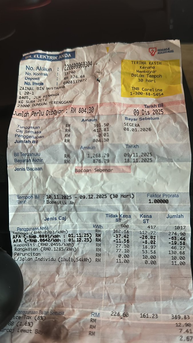 iamchapayam's tweet photo. skill terbaru ke hantar bill dia kat rumah kite nk suruh tersalah bayarkan..? atau pekerja TNB ade buat silap print.. mcm x lojik sgt..😒 https://t.co/c6fiEBuWef