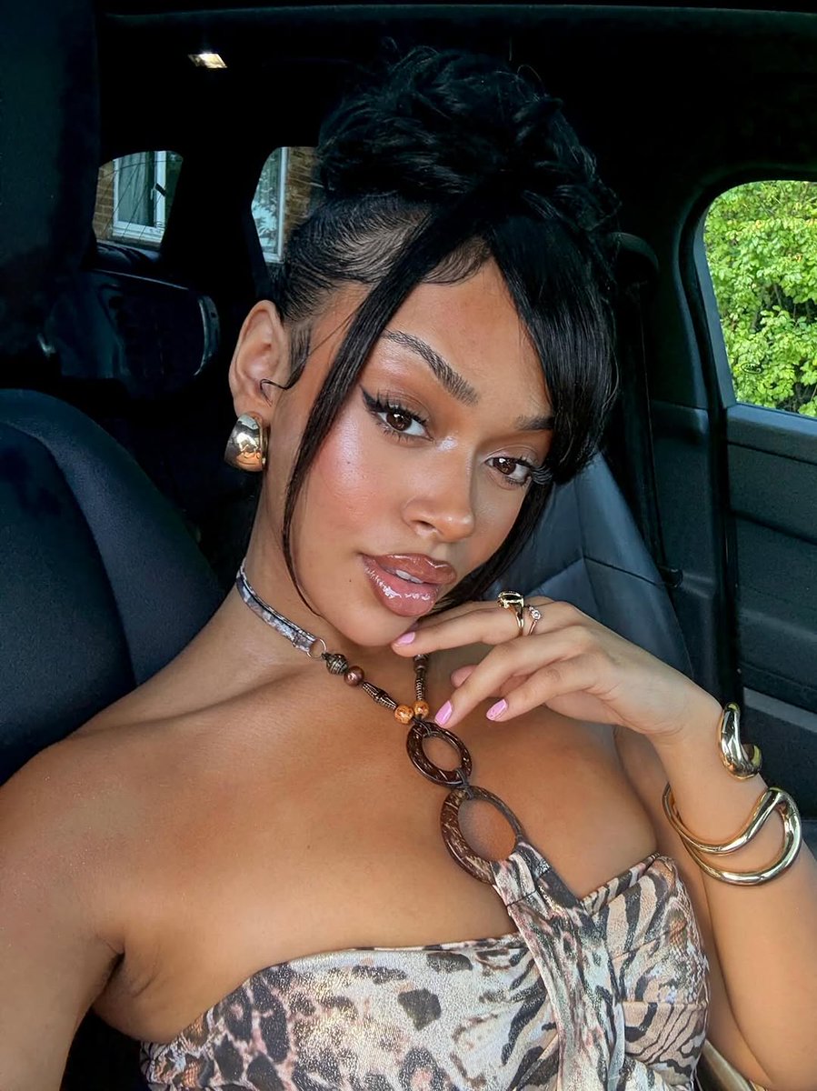 Ray_adebayo01's tweet image. I'm a f^^king star 🌟😌