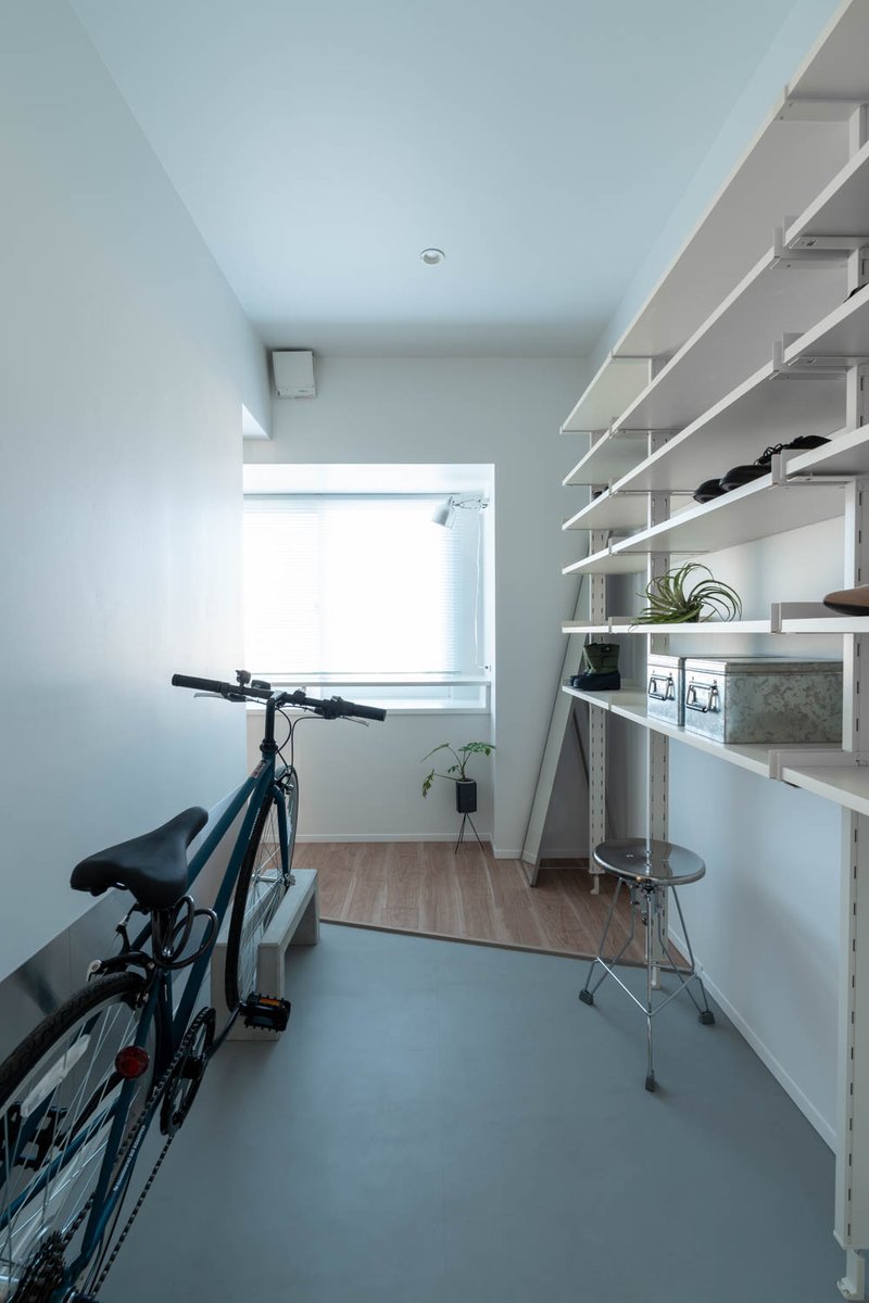 renoves's tweet image. 朝、光の中で心を整え、夜は静かに自分へと戻る。

仕事も育児も全力な30代のご夫婦へ。 モデルルーム「launch」が描くのは、忙しい日々の起点となる住まいです。

背伸びせず、丁寧に積み重ねた「ちょうどいい」暮らし。 明日へ踏み出すための景色が、ここにあります。

renoves.jp/works/30233/