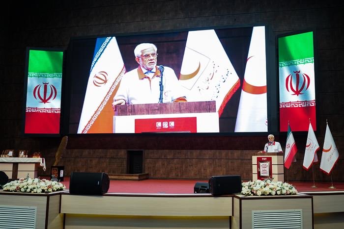 معاون اول رئیس جمهور: #هلال_احمر همواره در تمامی حوادث و بحران‌ها یک حضور ایثارگرانه، فراگیر و همه جانبه دارد. در روز جهانی داوطلب گرد هم آمدیم تا از تلاش‌ها و فداکاری داوطلبان هلال احمر قدردانی کنیم که با عشق به همنوع و مسئولیت پذیری چراغ #امید را در دل مردم روشن می‌کنند.