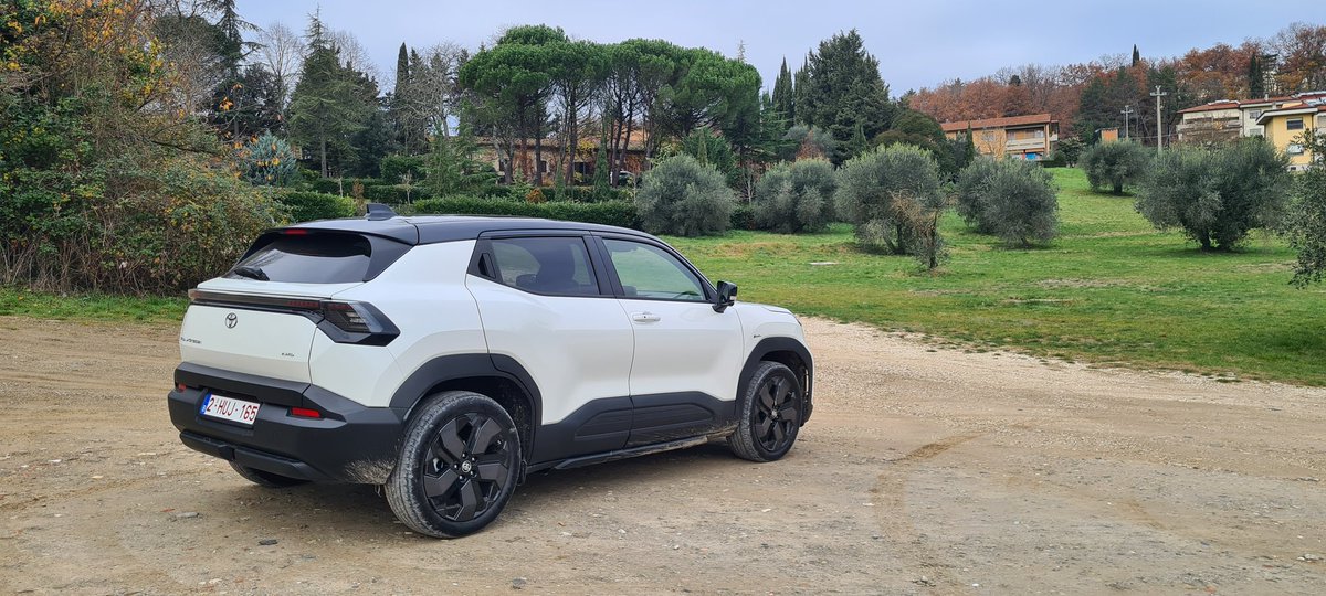 MttRbnsn's tweet image. This is the #AWD dual-motor version of the #Toyota #Urban #Cruiser, which we're... *not* getting in the UK.

The Cruiser range starts from £29,995, but is plagued by the same issues which blight the #Suzuki #eVitara. Primarily, a poor primary ride, which makes it lumpen in towns.