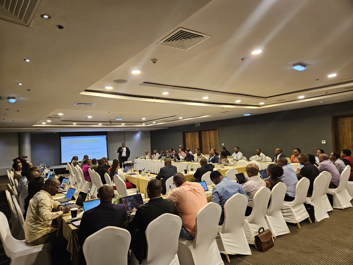 RwandaFinance's tweet photo. Chief Budget Managers have convened in Nyagatare District for a three-day retreat. The agenda centers on advancing key Public Finance Management reforms to enhance service delivery. Discussions are focused on critical updates, including the implementation of performance-based budgeting and accounting reforms aligned with the National Strategy for Transformation. The retreat will also address findings from the latest Auditor General’s report to strengthen accountability.
#PFMReforms #GoodGovernance #NST2