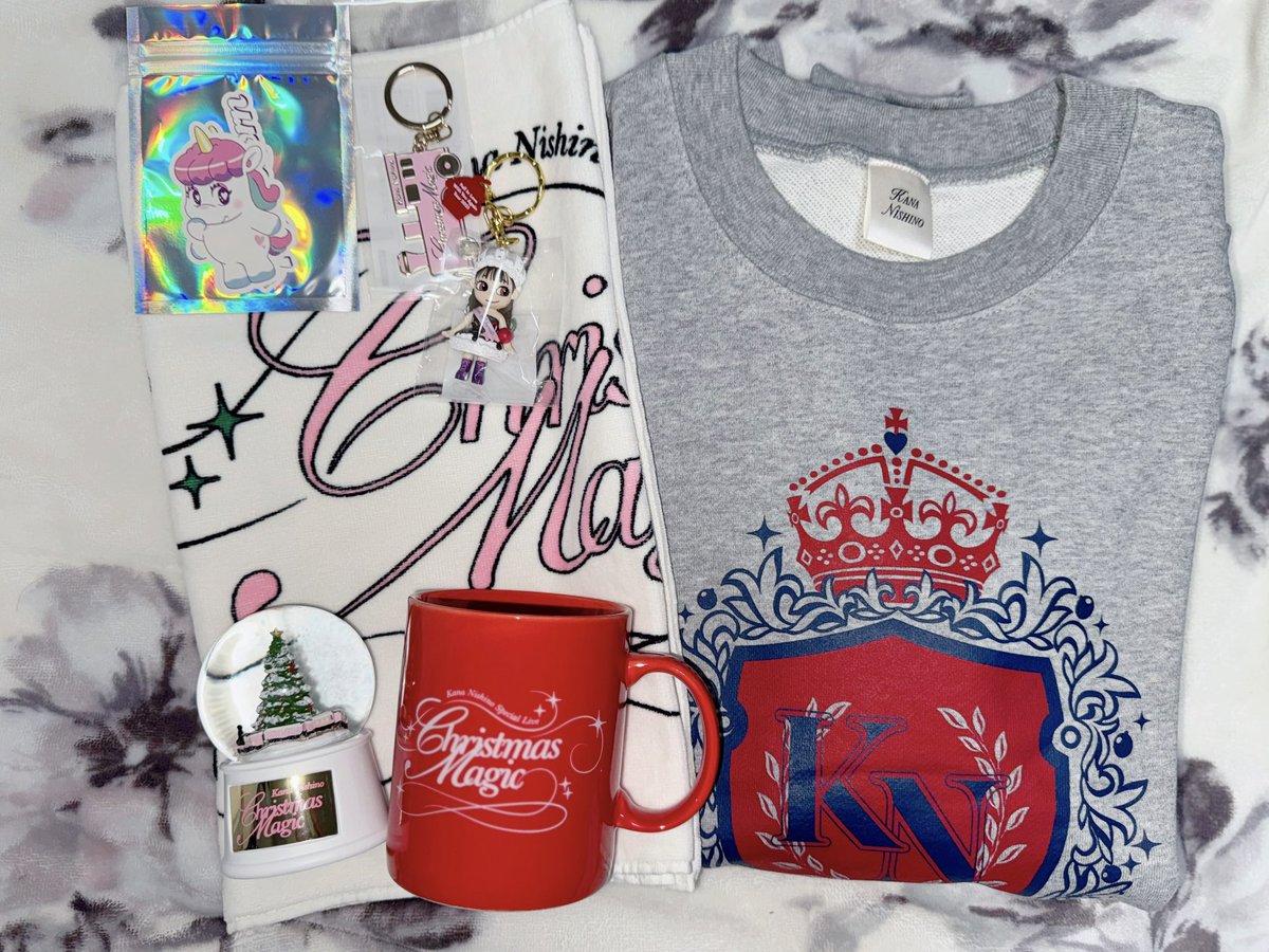 グッズかわいすぎてやばい！ 絶対スノードーム買った方がいい