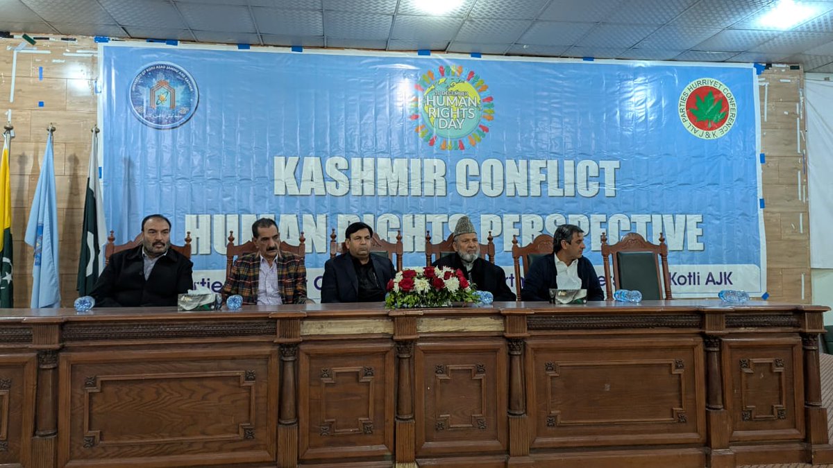 aphcjkofficial's tweet photo. APHC and University of Kotli held a seminar on “Kashmir Conflict: Human Rights Perspective,” highlighting India’s grave rights violations in IIOJK.
Speakers urged global action and unity to support Kashmiris’ struggle for self-determination. #Kashmir #HumanRights #IIOJK https://t.co/xGpA12QT2r